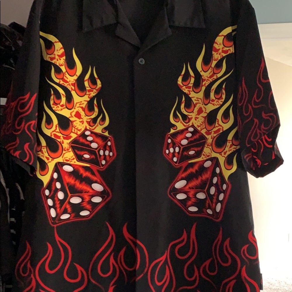 Men’s button up short sleeve shirt